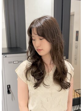 シアン 大須店(CYAN.) 大きめのコテで巻いてほぐしたようなパーマヘア