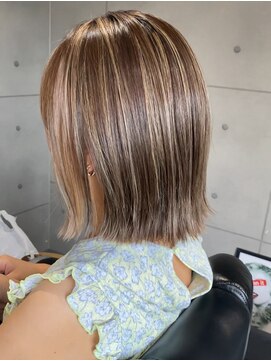 エル(EL.) ハイライトカラー/デザインカラー/ボブ/ 切りっぱなしボブ/盛岡