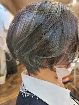 ベレッタ コウリエン(veretta kourien) 【ボブヘア/大人ショート】横顔美人ショートボブ