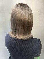 エムプラス 二子玉川(Mplus)&nbsp;【ワンブリーチ】くすみミルクティーベージュ/切りっぱなしボブ