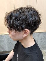 ニアウ 伊勢崎連取店(Niau)&nbsp;刈り上げセンターパート波巻きツイストスパイラルパーマメンズ