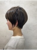 エモージュ大人ショートくびれ艶髪似合わせカット