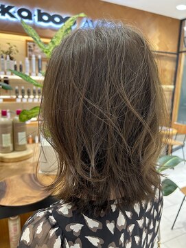 ピークアブー アヴェダ 池袋東武(PEEK-A-BOO AVEDA) くびれミディアム外ハネ