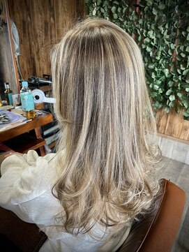 フェニーチェ アヴァンティ インターナショナルヘアサロン(fenice avanti) ロング×ハイライト