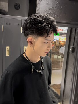 アウル 心斎橋(owl) フェザーショート/刈り上げ/フェード/センターパート