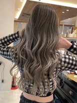 ラグーン(LAGOON)&nbsp;バレイヤージュグレージュハイライトダブルカラーケアブリーチ