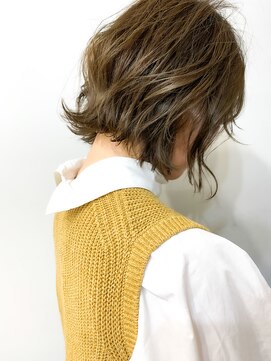 ヌード(nude) 【nude仲井】オリーブベージュ/切りっぱなしボブ
