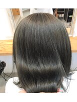 ネイヴィル(navile)&nbsp;10代20代おすすめ◎ブリーチなしのオリーブベージュ◎