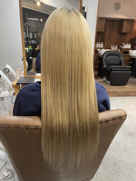 フツーロ 栄(FUTURO) ＃ギャル＃ハイトーン＃艶髪