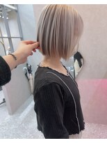 ロンド レア 天神大名店(Lond Le’a) ダブルカラー/インナーカラー/イヤリングカラー/ペールベージュ