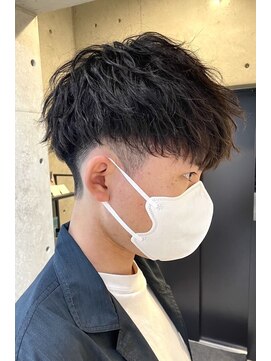 ブルニール 心斎橋(BLEUNIR) ツイストスパイラル ソフトツイスト マッシュ 王道 刈り上げ