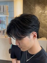 レイヴ(RAVE)&nbsp;センターパートフェザーパーマニュアンスパーマメンズパーマ