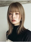 ハイトーンベージュ/顔まわりレイヤー/切りっぱなしロブ