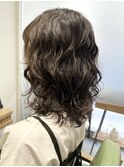 直毛さんも華やぐ♪大人の“ふわぷるパーマ”スタイル