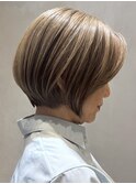 表参道丸みショートボブレイヤーカットアッシュグレー50代◯