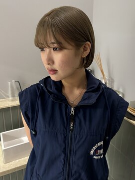 オリーブベージュ