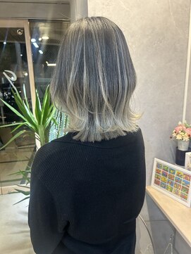 キュウヨンロク 高円寺(946) 大人バレイヤージュ / ダークグレー × 透明感ブリーチ
