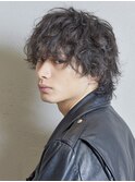 目にかかる前髪長めメンズヘアミディアム伸ばしたい無造作パーマ