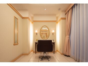 松本平太郎美容室 銀座本店の写真/銀座で個室のリラクゼーションを満喫！確かな技術とおもてなしで心からゆったりくつろげる♪