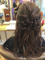 ネオリーブアイム 横浜西口店(Neolive aim)&nbsp;Neolive aim ボリューム感のあるふんわりハーフアップ