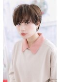 アシンメトリーなマッシュショートで小顔ラフナチュラル