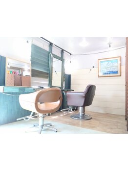 忙しくて美容院に行けていない方必見！早朝営業＆アクセス良好で通いやすいサロン。