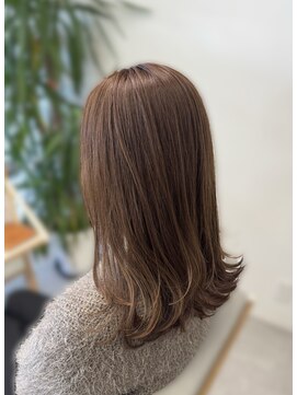 ブローチェラウカ(Broche lauka) レイヤーカット×ブラウンベージュ