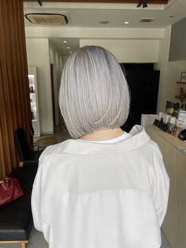 ヴィア(Via) ハイトーン/ブリーチ/U24学割/ダブルカラー/ケアブリーチ