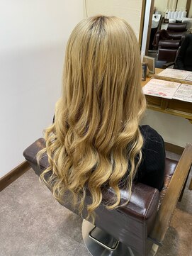 ガルボ ヘアー(garbo hair) 艶髪　ハイトーンカラー　プルエクステ