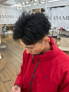 ユイマァルスロウ(YUIMARL SLOW) メンズ刈り上げセンターパート波巻きツイストスパイラルパーマ