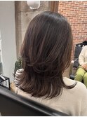 ピンクベージュレイヤーボブニュアンスカラー外ハネボブショート