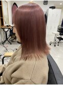 ピンクベージュ
