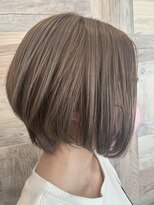 エルバイシオン(aile by sion)&nbsp;前下がりショート/ココアグレージュ