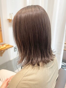 タイズ(ties) 20代30代40代大人可愛い外ハネ肩ラインミルクティー