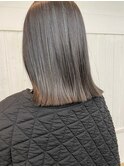 切りっぱなし　ぶつ切りボブ　ミディアムボブ　グレージュ