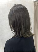 エモージュカラー グレージュ 大人外ハネ 上品 くびれレイヤー