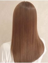 ユッタリバイリル(yuttari by RIRE)&nbsp;ブリーチ／インナーカラー/ハイライト／縮毛矯正／白髪ぼかし