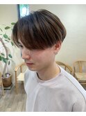 センターパートマッシュ明るめブラウン刈り上げナチュラルヘア