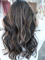 マリアナ(Mariana)&nbsp;ハイライトショートヘアレイヤーカットダブルカラー