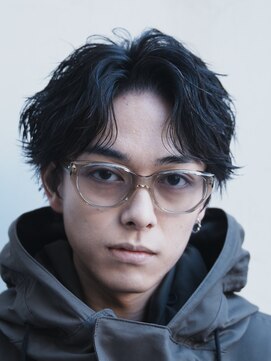 レタッチバイフィフス(RETOUCH by fifth) 原宿フェザーパーマセンターパート毛流れヘア30代男性色気ヘア