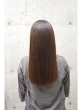 スクスム(Suksma) サラつやロング