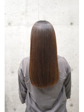 スクスム(Suksma) サラつやロング