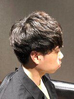 ビーダンディー(Bee dandy)&nbsp;マッシュショート ウェーブパーマ センターパート アレンジ