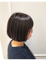 ピンクラベンダーカラーでツヤツヤボブヘア
