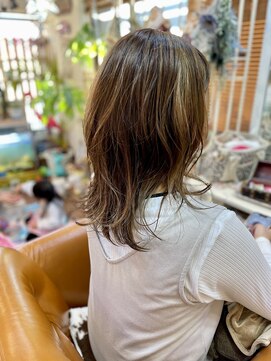 マーメイドヘアー(MERMAID HAIR) 2歳の娘さんとご来店♪カットカラーブリーチハイライト