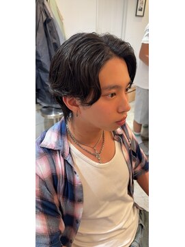ヘアーワークス ヘルム 渋谷店(HAIR WORKS HELM) （ HELM）