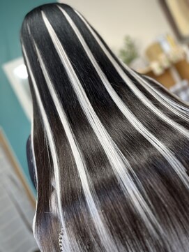 インク(Ink) 黒髪ガンメッシュ！