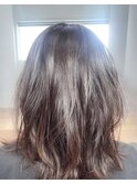 クセを活かした無造作スタイル