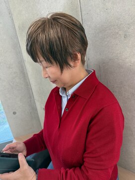 エウペ 渋谷(WEUPE) 斜めバング/グレージュカラー/デザインカラー/シルキーベージュ