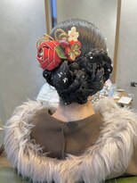 クララデアンシュシュ(Kurara de UN CHOU CHOU) 三つ編みカチモリヘア